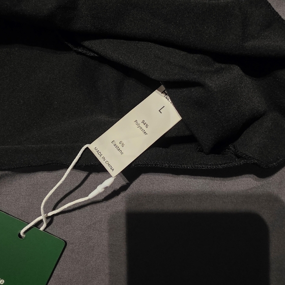 Halara Ruched Crop Top - Picture 5 of 5